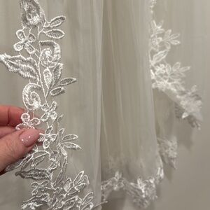 NWT White Lace Floral Wedding Veil w/ Metal Comb Soft Tulle 39” x 59”